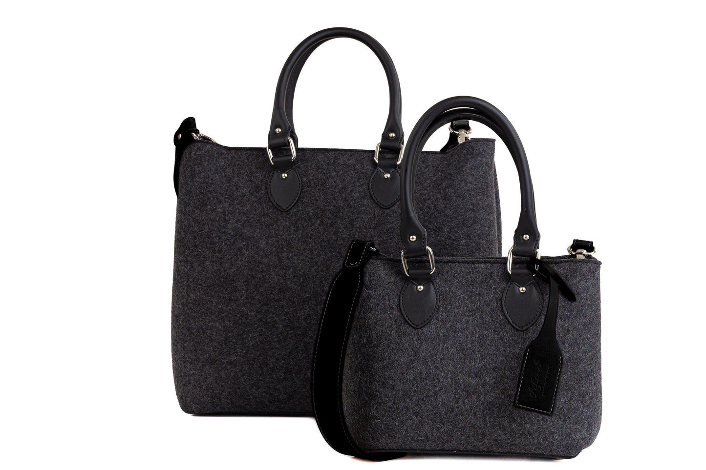 EMMA MINI bag in merino wool felt with vegan leather. Roomy yet compact, detachable strap, 2 pockets, magnetic closure. Perfect for a night out. -Lefrac