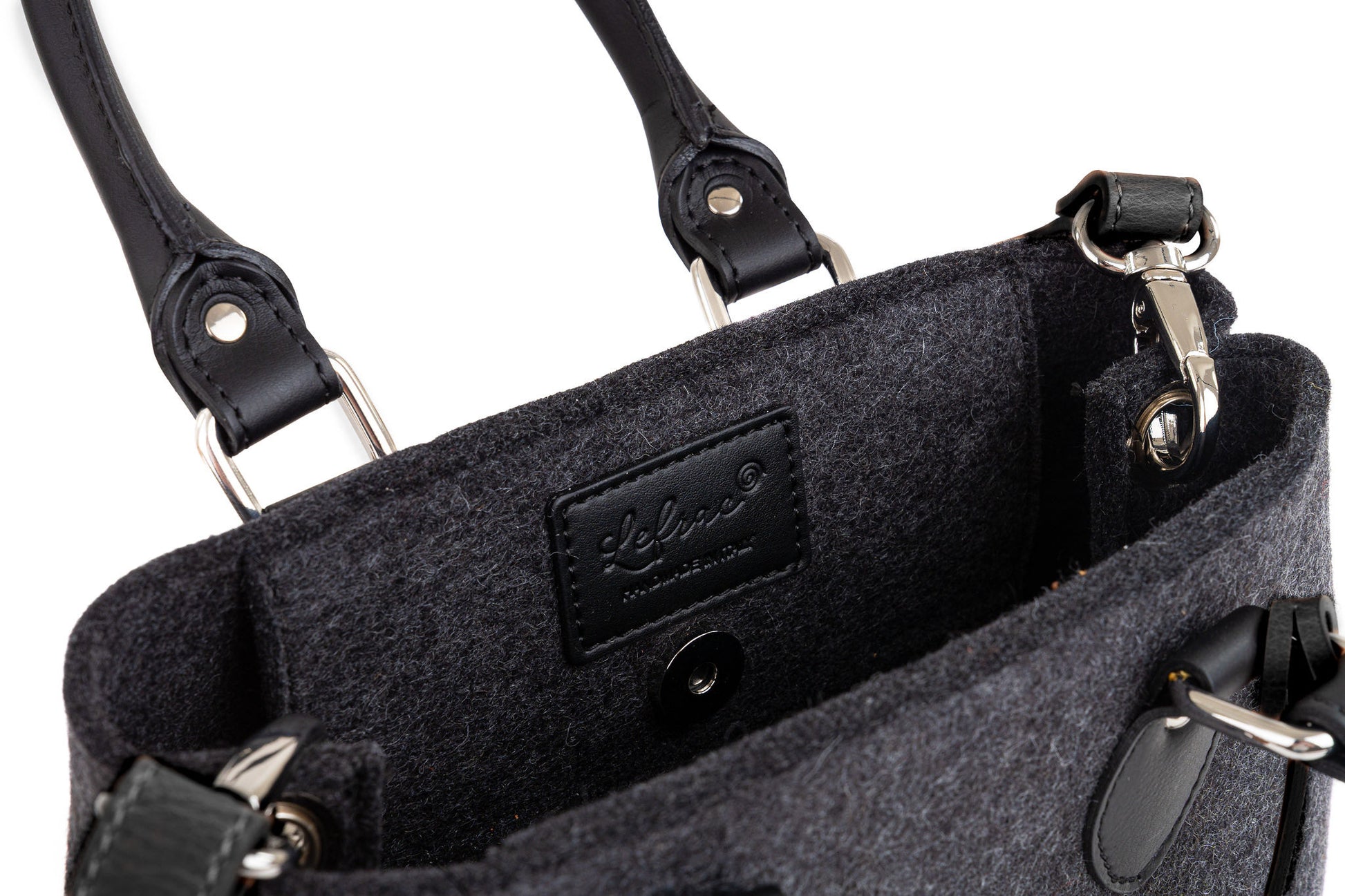 EMMA MINI bag in merino wool felt with vegan leather. Roomy yet compact, detachable strap, 2 pockets, magnetic closure. Perfect for a night out. -Lefrac